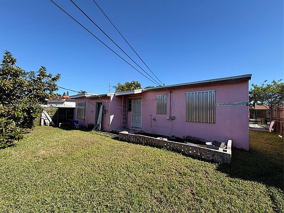 5th image of 260 NW 52nd Ave