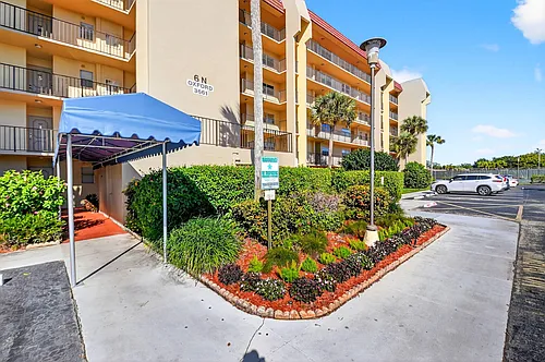 3661 Via Poinciana Photo 1