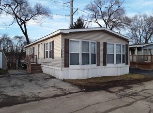 1060 Testa Dr, Justice, IL 60458