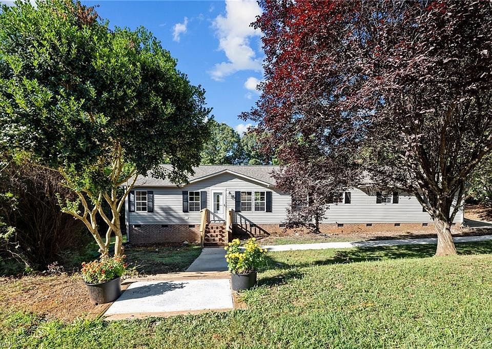 1st image of 504 Nina Dr