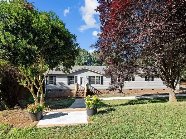 504 Nina Dr, Graham, NC 27253