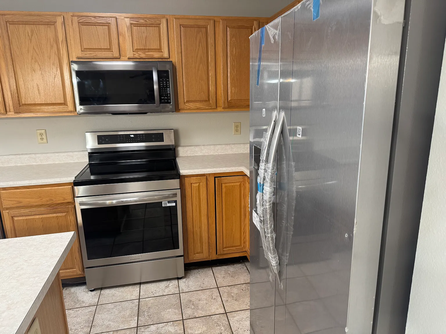 3 bed, 2.5 bath, 2369 sqft, $2,300 — Photo 3