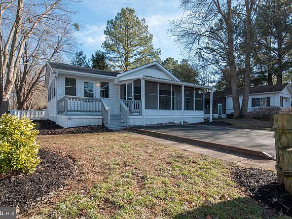 2nd image of 23771 Evergreen Ln