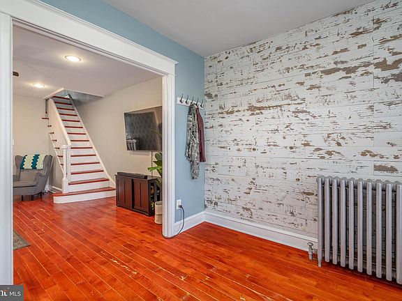 4th image of 5878 Henry Ave