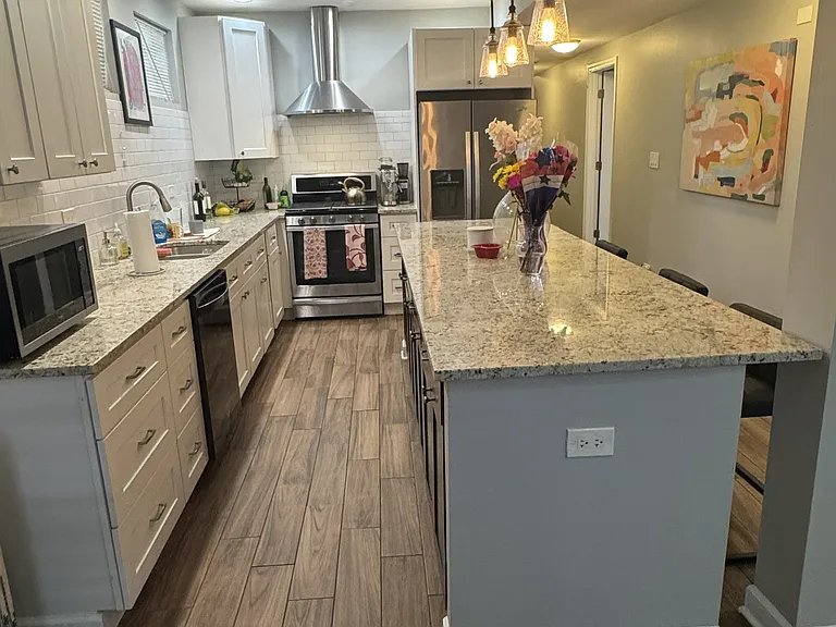 419 W Belden Ave #G — Photo 2