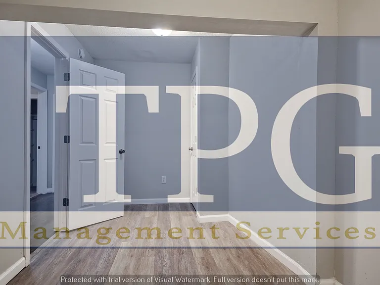 2121 N River Blvd — Photo 3