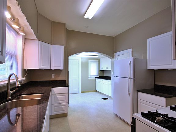 5th image of 539 N Marion St