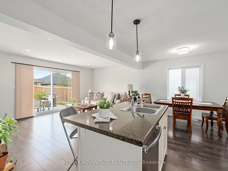 377 Beech St — Photo 13