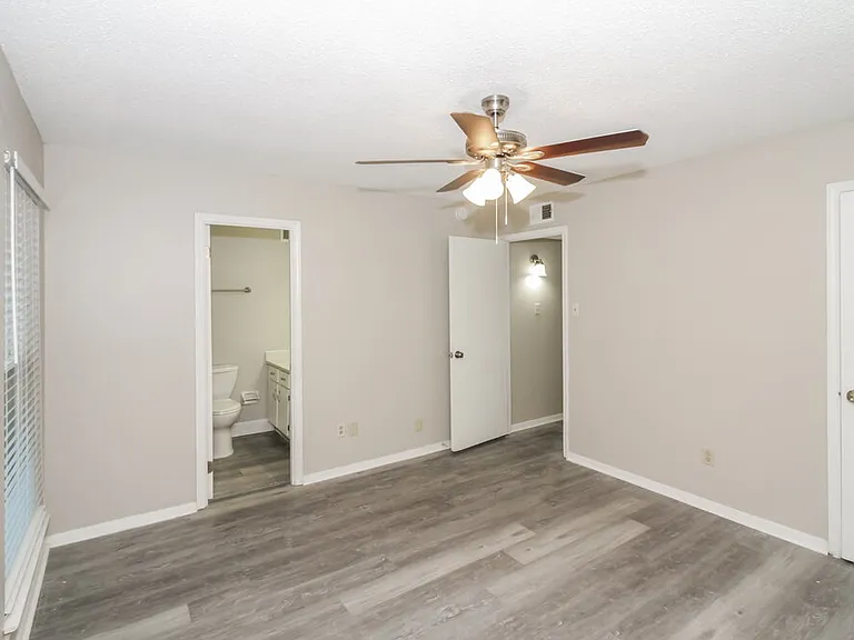 2656 Harlingen Dr — Photo 10