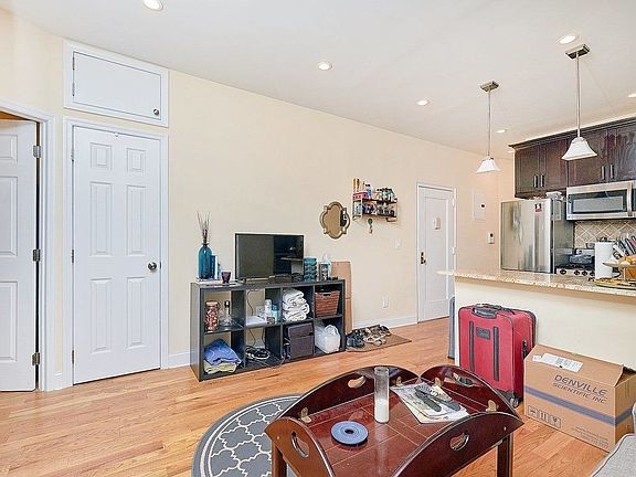4th image of 217 W 115th St #3F