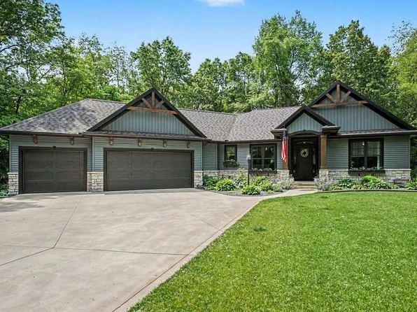 13912 Shavano Peak Dr, Middlebury, IN 46540