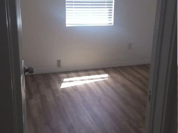 4th image of 307 N Franklin St