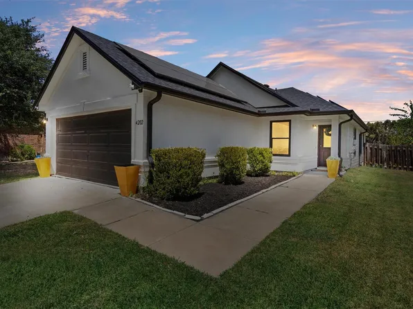 4202 Kings Canyon Dr, Taylor, TX 76574