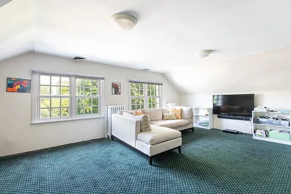 Rented by Compass | media 19