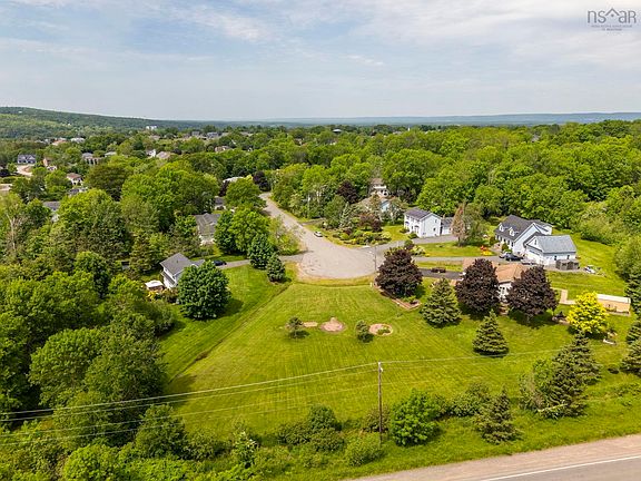 4th image of 865 Upland Ct N