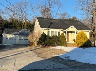 26 Furman Ave, East Patchogue, NY 11772