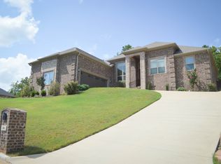16 Basswood Ter, Maumelle, AR 72113