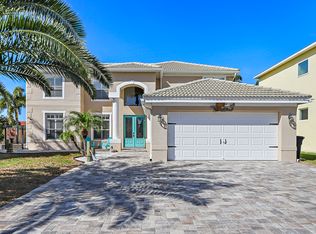 966 Landmark Cir S, Tierra Verde, FL 33715