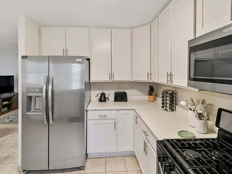 15647 W Birchwood Ln — Photo 6