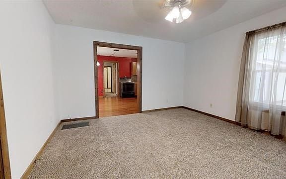 5th image of 309 E 1st St