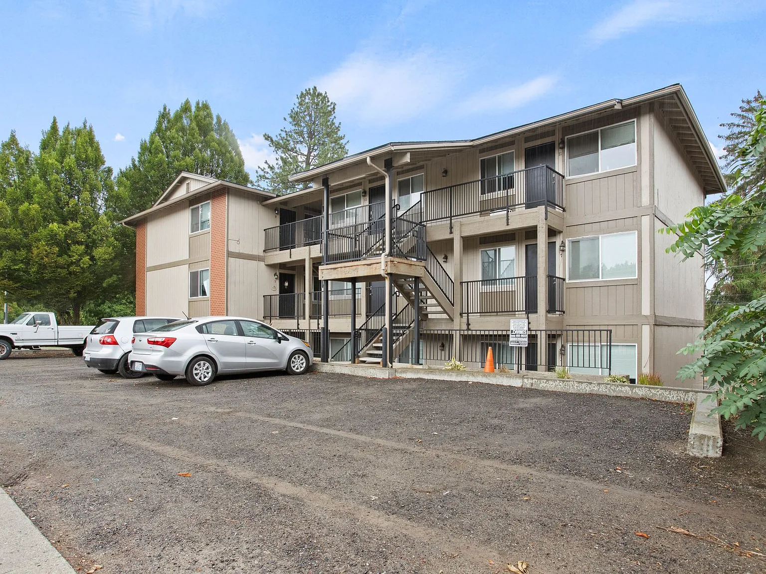 Campus View Apartments near EWU! — Photo 2
