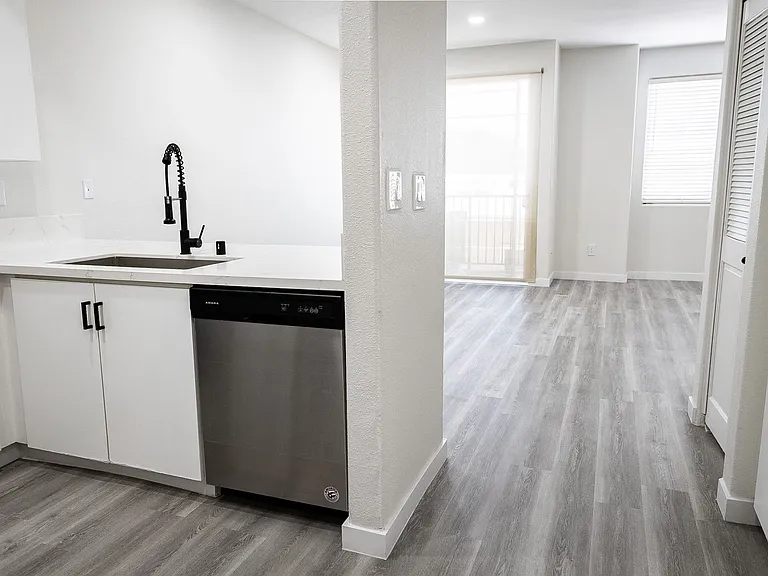 2820 Sawtelle Blvd — Photo 10