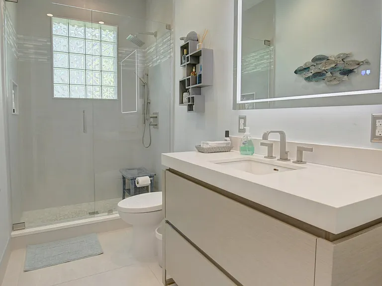 19211 N Creekshore Ct — Photo 37