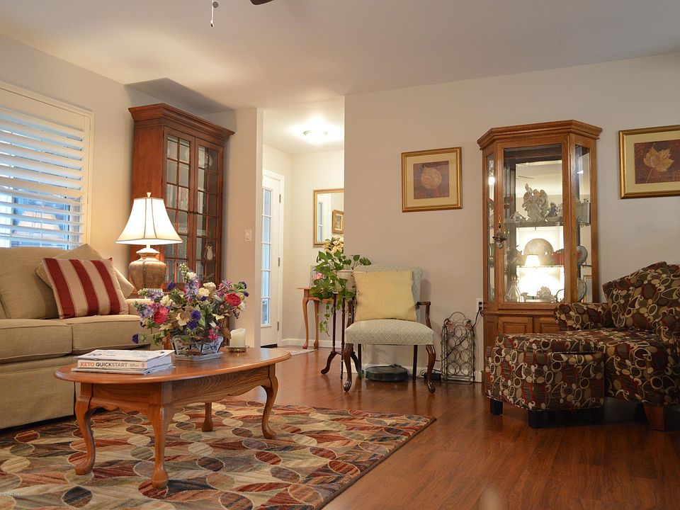 1st image of 1255B Hamilton Ct #100B