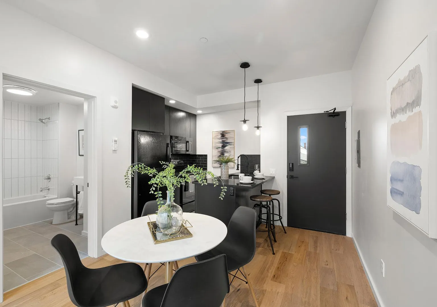 1615 N Willis Blvd — Photo 4