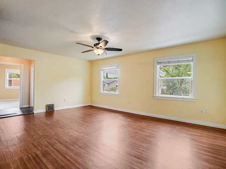 11811 SE Boise St — Photo 3