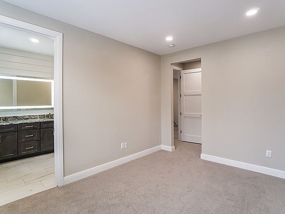 5th image of 244 Vester St #1B-1Ba-753Sqft