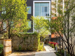 113 Dupont St #PENTHOUSE 01, Toronto, ON M5R1V4
