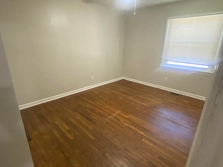 414 W Hill St — Photo 10