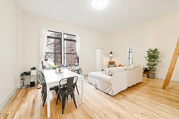 Rented by Oxford Property Group | media 1