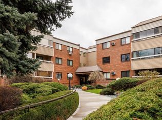 1035 Bernard Ave UNIT 214, Kelowna, BC V1Y 6P7