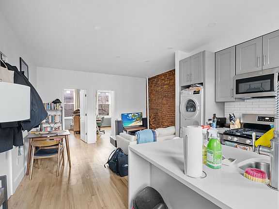 4th image of 91 Woodhull St #3