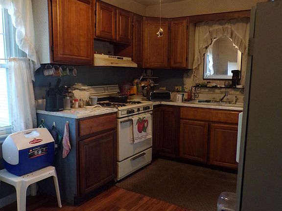 5th image of 1612 Berkey Ave