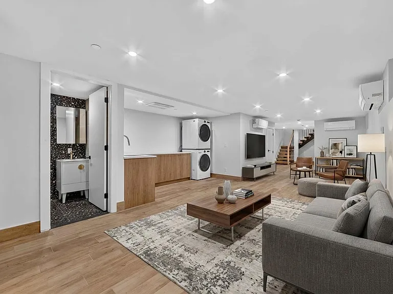 376 Montgomery St #1A — Photo 3
