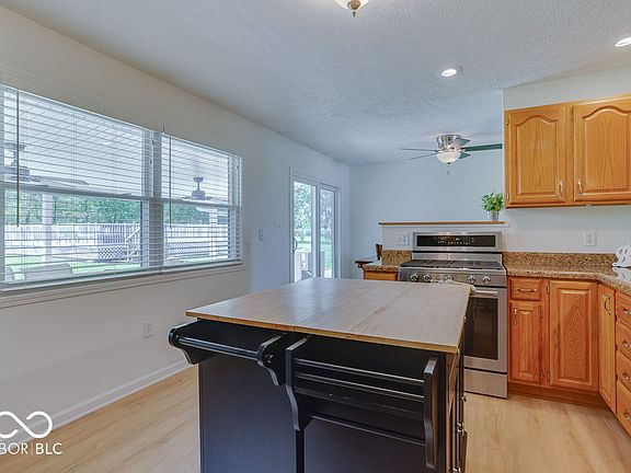 4th image of 755 W State Road 47