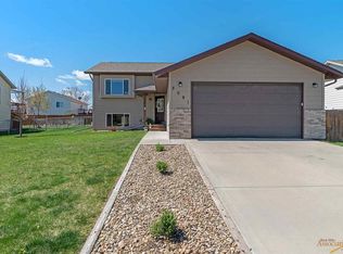 5091 Savannah St, Rapid City, SD 57703