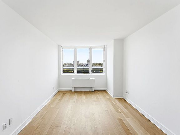 5th image of 120 Riverside Blvd APT 5L