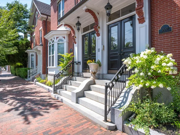 229 Cumberland Ave APT 3, Portland, ME 04101