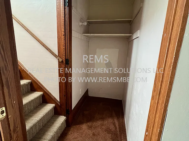 420 N Pine St — Photo 8