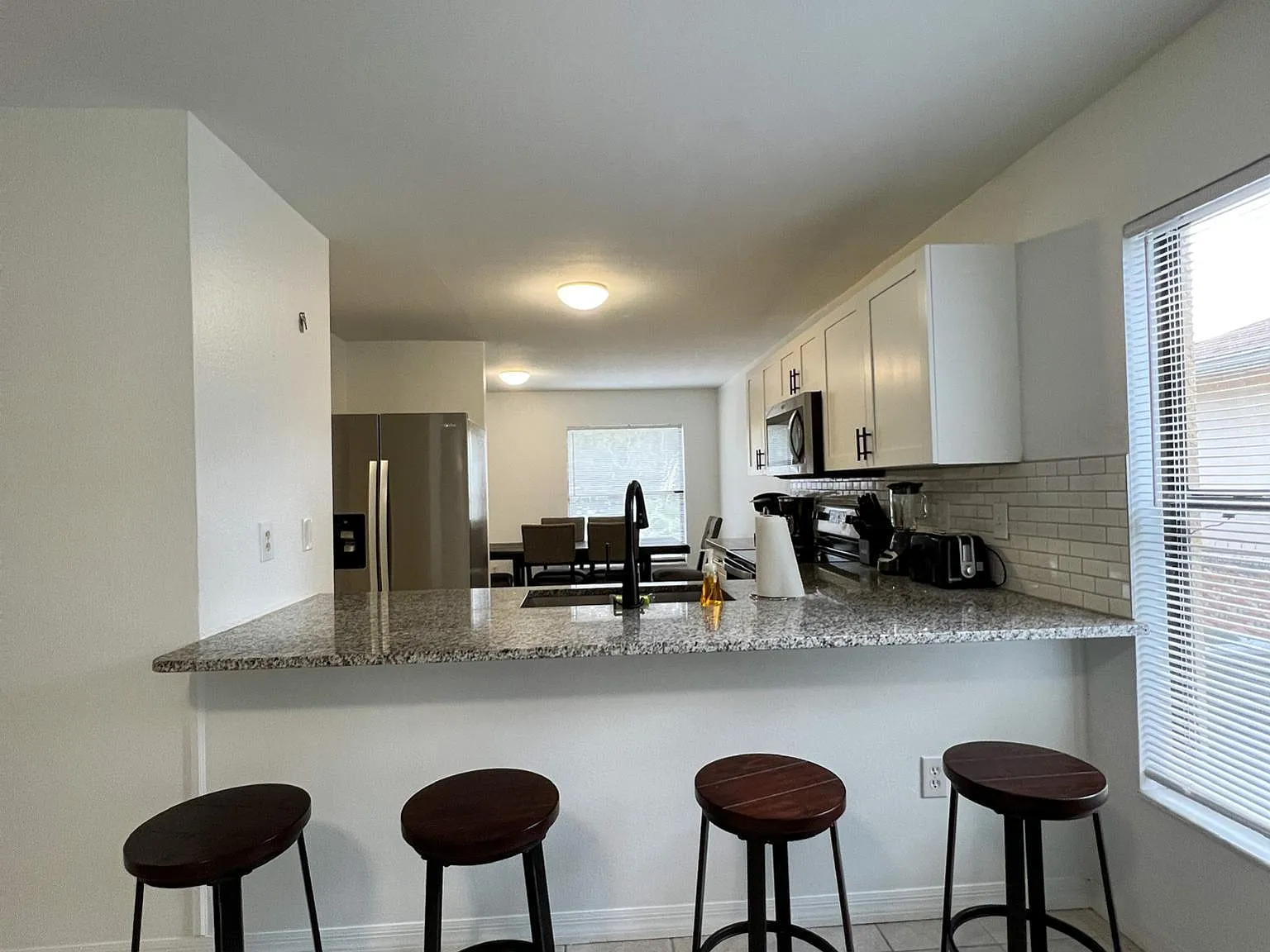 2 bed, 1100 sqft, $2,700 — Photo 2
