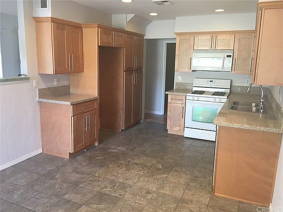 3rd image of 5771 Lake Lindero Dr
