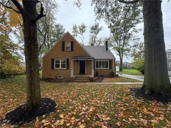 3070 Bradley Rd, Westlake, OH 44145