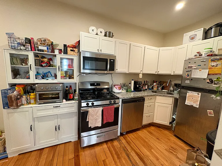 215 Harvard Ave #5 — Photo 1