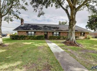 1401 W Camellia Dr, Thibodaux, LA 70301