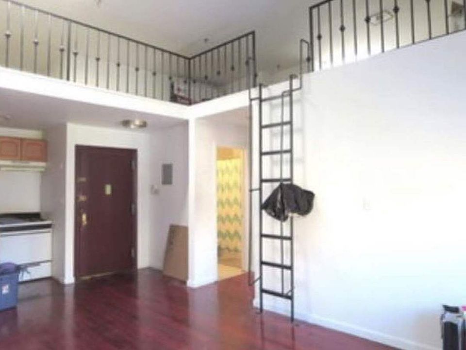 1st image of 220 Montrose Ave #1