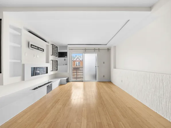 40 Bay Ridge Avenue image 1 of 8